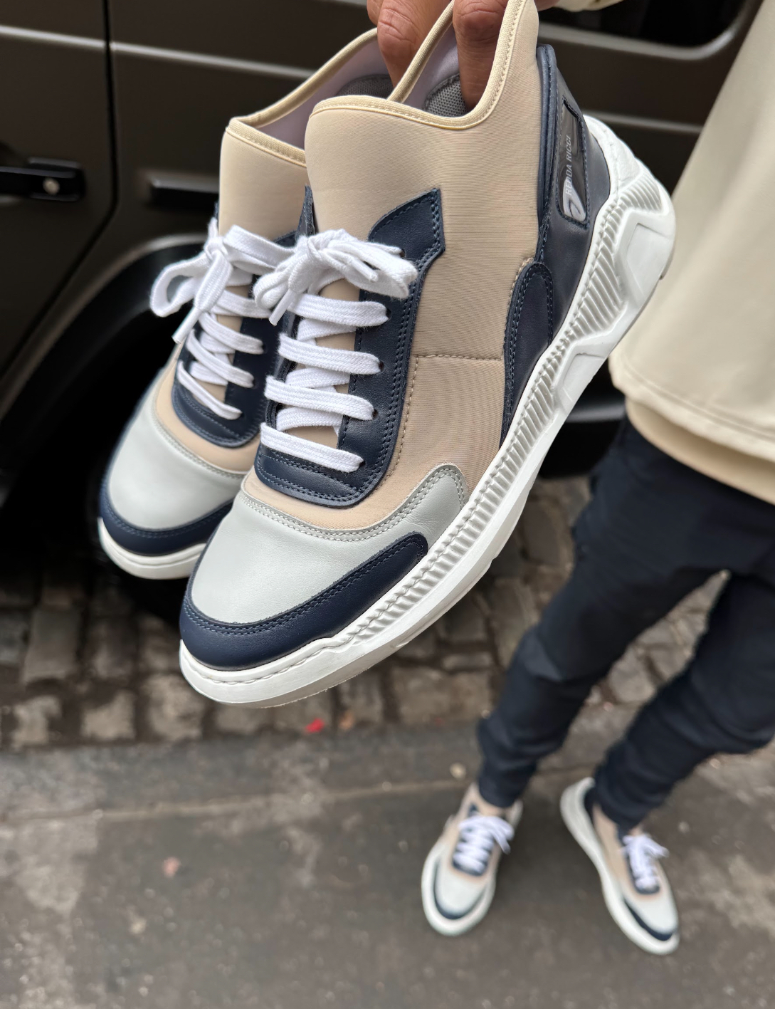 NeroVento Cream/Navy Closeup